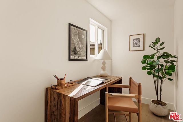 4626 Berryman Avenue, Culver City CA: https://media.crmls.org/mediaz/44bab714-f08c-4b57-9209-9b7bf8c2e0c7.jpg