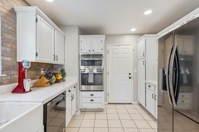 1090 Los Altos Drive, Hollister CA: https://media.crmls.org/mediaz/44bb6da4-8528-4ee0-845d-1ea0503c1824.jpg