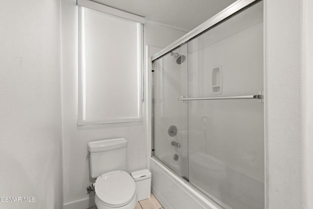 10878 Bloomfield Street, Toluca Lake CA: https://media.crmls.org/mediaz/44bb73d1-e0c5-462a-824d-634de34388ec.jpg