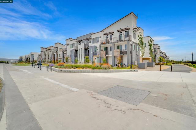 2816 Cathwood Lane, Alameda CA: https://media.crmls.org/mediaz/44bb785c-c464-4bd3-a776-131d19d5966e.jpg