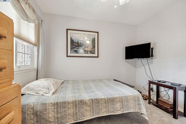 2683 Cryer St, Hayward CA: https://media.crmls.org/mediaz/44bbbede-907b-4b52-a4f6-53d540af4e77.jpg
