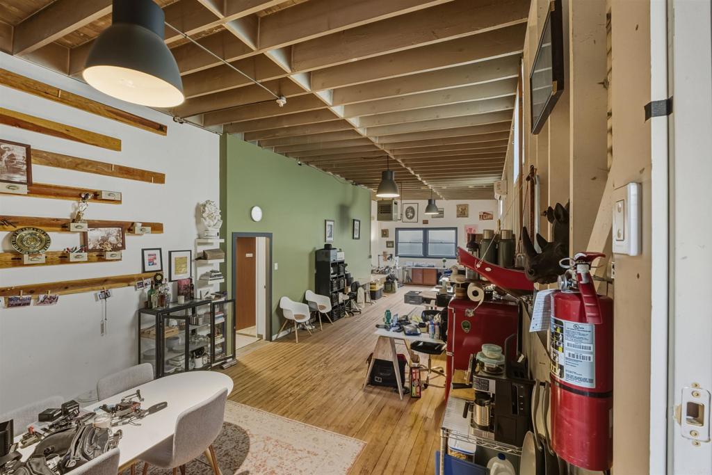 3065 Reynard Way - photo 16