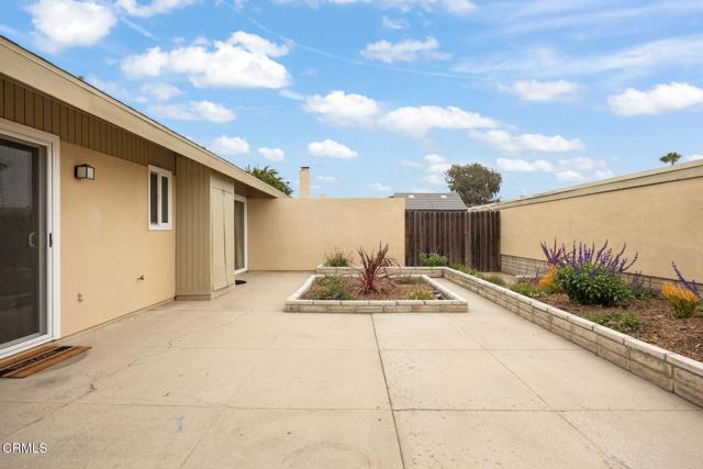 2247 Camilar Drive, Camarillo CA: https://media.crmls.org/mediaz/44bc58c7-c2cd-4368-8b5e-1d0c9f10edf9.jpg