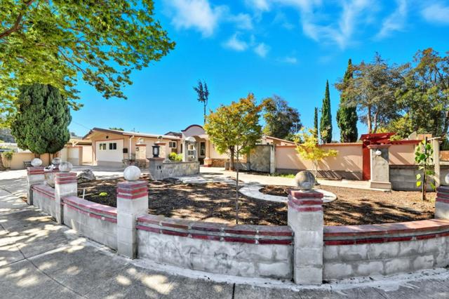 1199 Blazingwood Drive, Sunnyvale CA: https://media.crmls.org/mediaz/44bcaf70-7151-4b7e-b803-49ec1f639f58.jpg