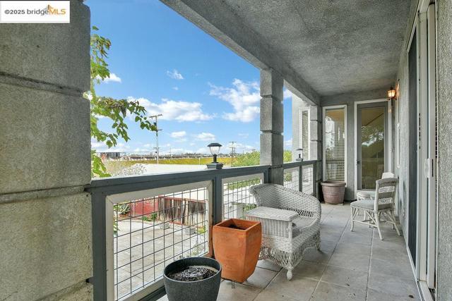 3824 Stone Rd, Bethel Island CA: https://media.crmls.org/mediaz/44bd428b-3e31-4d46-b29f-9b9d6a6d885e.jpg