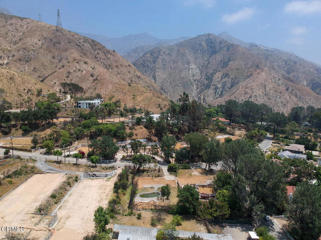 1962 E Loma Alta Drive, Altadena CA: https://media.crmls.org/mediaz/44bd912f-4b9d-48c2-9cda-c3cf061aa887.jpg