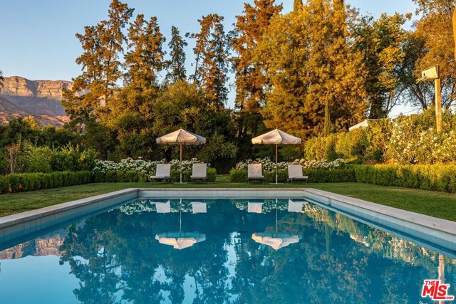 10999 Ojai Santa Paula Road, Ojai CA: https://media.crmls.org/mediaz/44bdd920-c6c0-41fa-bd44-ce7af0429095.jpg