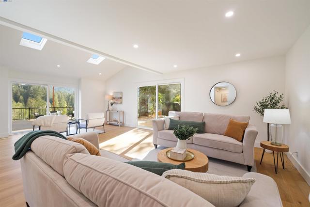 620 Manzanita Ave, Boulder Creek CA: https://media.crmls.org/mediaz/44be3d70-1c3a-4282-95c2-539ead6ce0e3.jpg