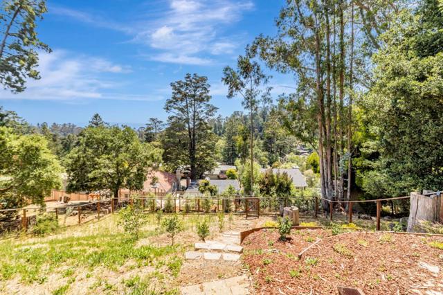 6827 Ridgewood Drive, Oakland CA: https://media.crmls.org/mediaz/44be4819-dc38-4dd0-8ed1-5e01de29fc01.jpg
