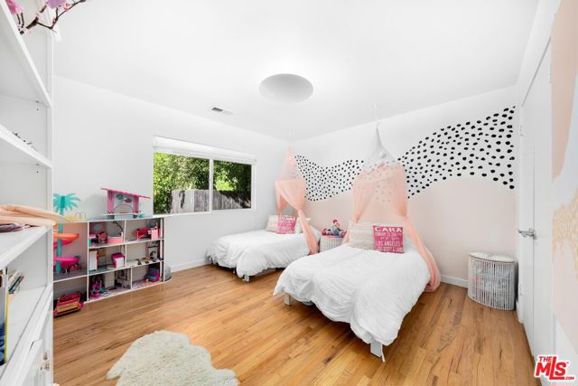 3443 Mandeville Canyon Road, Los Angeles CA: https://media.crmls.org/mediaz/44be6a37-6655-4126-bbda-d74f616d9de2.jpg