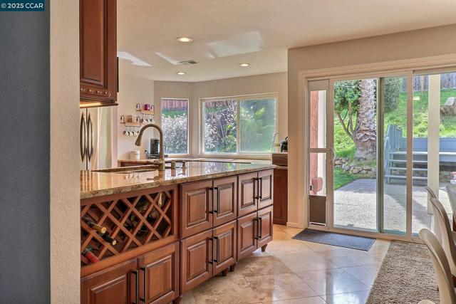 1728 Peachwillow St, Pittsburg CA: https://media.crmls.org/mediaz/44be7572-481e-4199-8827-df5ca5823b8d.jpg