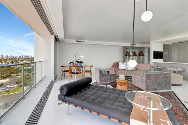 Detail Gallery Image 7 of 40 For 1760 Avenida Del Mundo #504,  Coronado,  CA 92118 - 2 Beds | 2 Baths