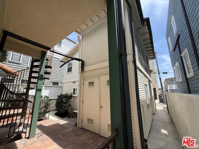 136 28th Street, Hermosa Beach, California 90254, 0 ,Residential Income,For Sale,28th,0,26874939