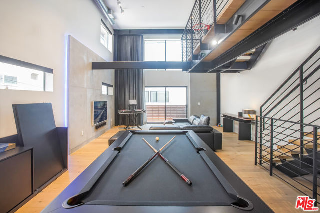 1337 N Fuller Avenue, Los Angeles CA: https://media.crmls.org/mediaz/44bf0ce7-2096-417f-9f5c-f2a2a137539c.jpg