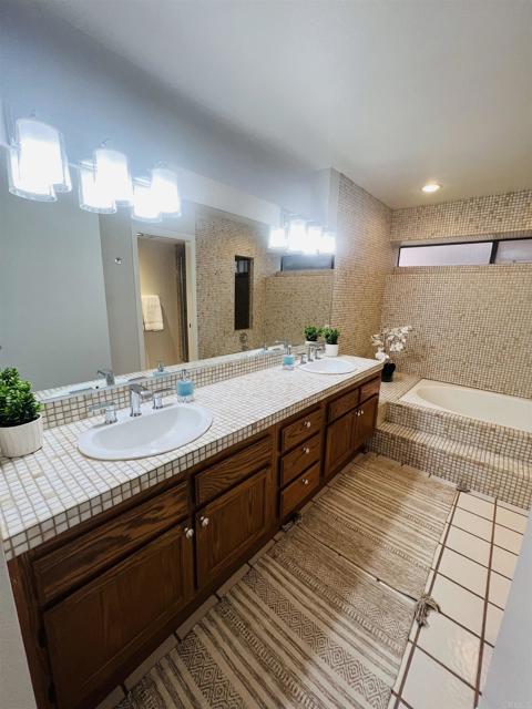 4008 Aguila, Carlsbad CA: https://media.crmls.org/mediaz/44c07e46-a3ff-4b30-a52e-4ff112b89eb0.jpg