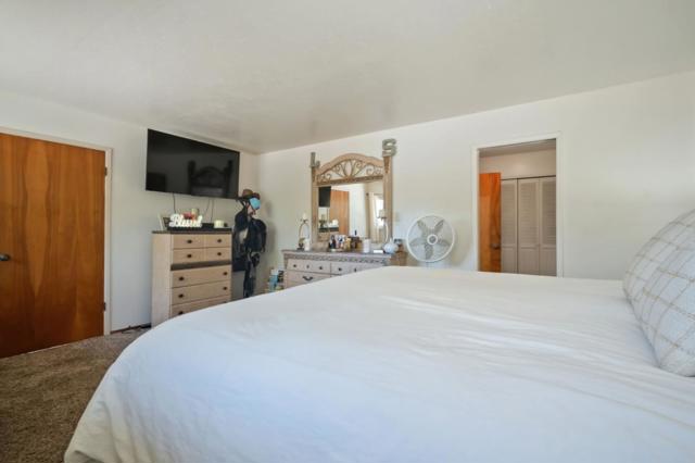 11745 Tam Oshanter Drive, Salinas CA: https://media.crmls.org/mediaz/44c159da-2e7b-4f58-bb42-e2ca65a2e80b.jpg