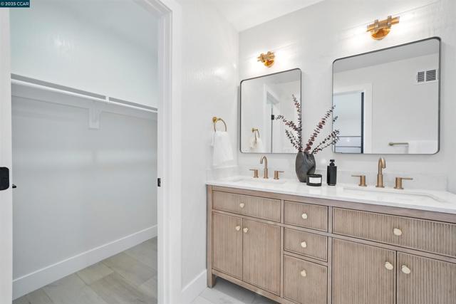 31 Junewood Ct, Danville CA: https://media.crmls.org/mediaz/44c17fa3-7fc5-4665-9235-805bc942e20e.jpg