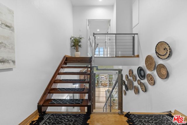 3950 Via Dolce, Marina del Rey CA: https://media.crmls.org/mediaz/44c19da5-843b-4ec0-b141-af98387b73f3.jpg