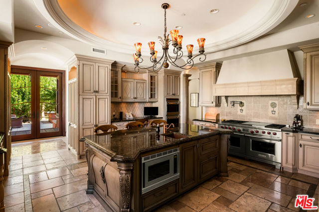 6 Bed Home for Sale in Beverly Hills, California
