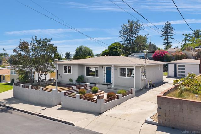 4542 Toni Lane, La Mesa CA: https://media.crmls.org/mediaz/44c29956-9837-4627-b621-d8f2697f3c20.jpg
