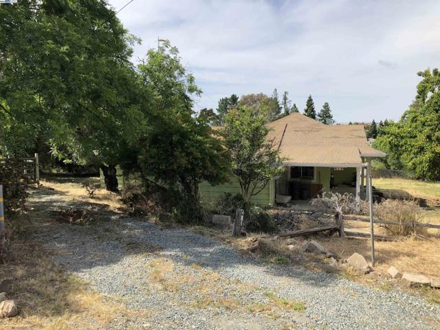 419 Las Lomas Way, Walnut Creek CA: https://media.crmls.org/mediaz/44c2f6bc-cc4a-4db0-9d32-d42157c51e67.jpg