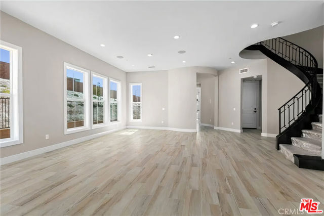 20517 W Deer Grass Court, Porter Ranch CA: https://media.crmls.org/mediaz/44c30912-2e91-4ff7-8f1c-002b652dd8d9.jpg