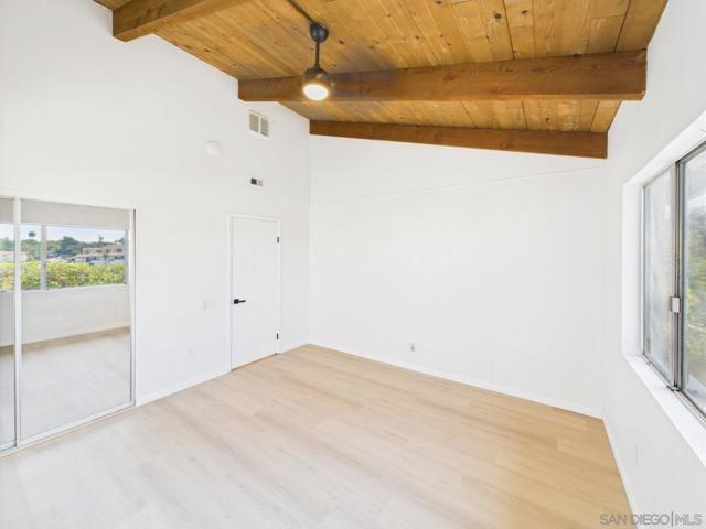 670 Bel Air Dr W, Vista CA: https://media.crmls.org/mediaz/44c340b6-dfa1-4c84-8a2b-3f42e4d77488.jpg