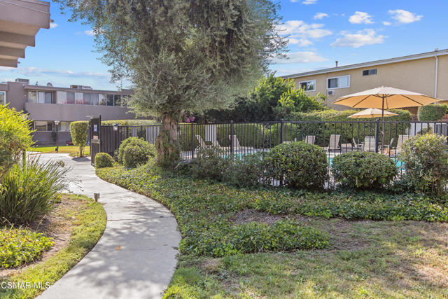 18134 Killion Street, Tarzana CA: https://media.crmls.org/mediaz/44c3459e-8a85-4960-b47c-f48d5ef9b681.jpg