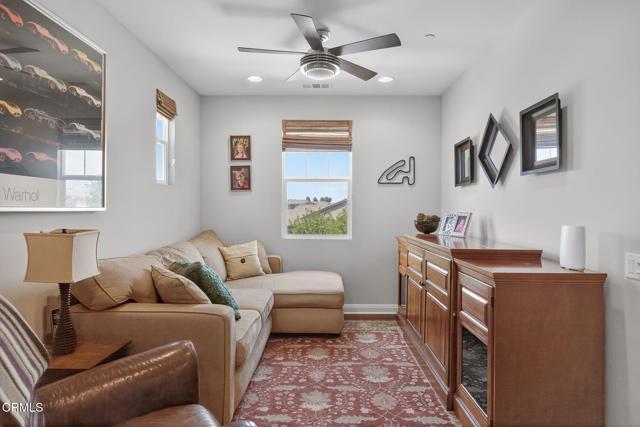 474 Park Cottage Place, Camarillo CA: https://media.crmls.org/mediaz/44c38426-6fe3-432c-88fc-2114b03f4bc6.jpg