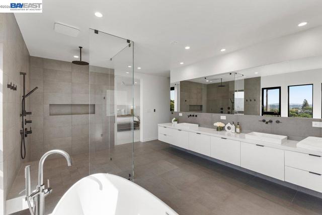 Image 36 of 60 For 2525 Biltmore Dr