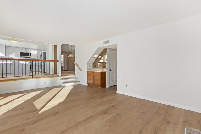 Detail Gallery Image 18 of 41 For 7338 Canyon Breeze Rd, San Diego,  CA 92126 - 4 Beds | 3 Baths