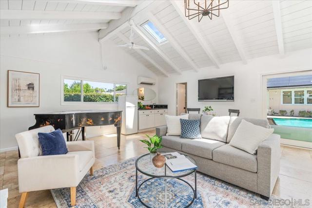 2602 N Louise, Santa Ana CA: https://media.crmls.org/mediaz/44c3aa9c-38f7-4602-a8bf-6799552f5795.jpg