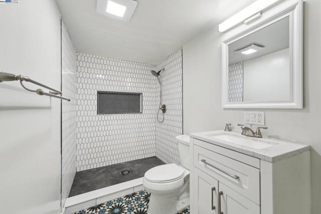 2155 42nd ave, Oakland CA: https://media.crmls.org/mediaz/44c3d609-de4e-47d7-9eaa-2c28ac9250f9.jpg