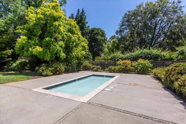 56 Citation Drive, Los Altos CA: https://media.crmls.org/mediaz/44c47a04-3ae5-429a-89b2-87c68c745fc5.jpg