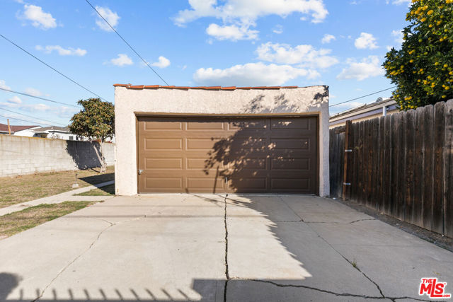 618 W 111th Place, Los Angeles CA: https://media.crmls.org/mediaz/44c512f0-00a1-40bc-81dd-463f12f5c77b.jpg