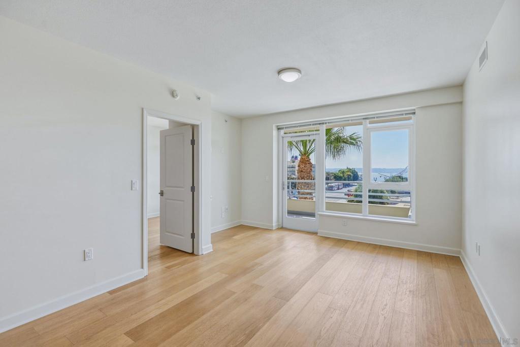 1431 Pacific Highway - photo 7