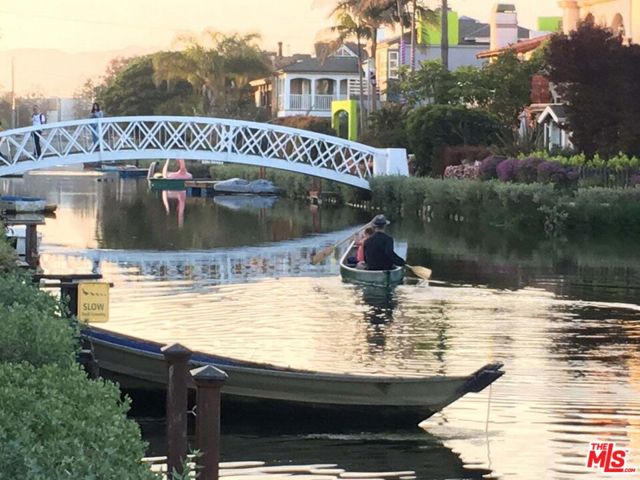 2723 GRAND CANAL photo 2