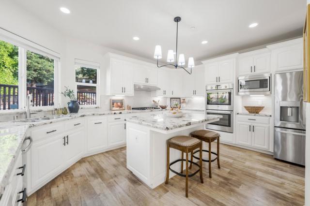 2360 Sunflower Circle, Gilroy CA: https://media.crmls.org/mediaz/44c5b184-76fc-4290-9bff-3a3aea6871bb.jpg