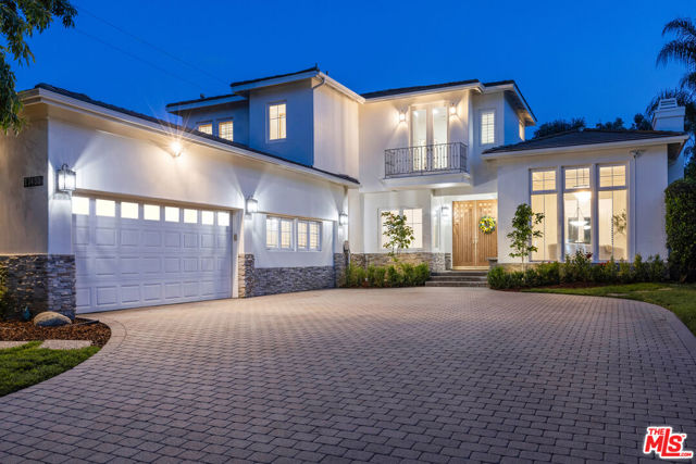 17400 Oak Creek Court, Encino CA: https://media.crmls.org/mediaz/44c6365a-5cd2-4cf5-b076-f9a0764f04ff.jpg