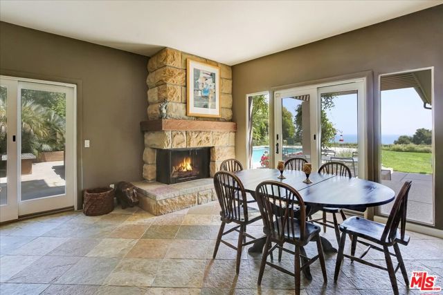 4099 Creciente Drive, Santa Barbara CA: https://media.crmls.org/mediaz/44c68f8b-989e-42f5-ab12-3ef224e72ef6.jpg