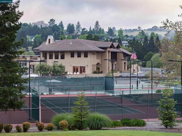 20 Broadmoor St, Moraga CA: https://media.crmls.org/mediaz/44c6a3e6-71ef-4b23-9832-ba0d1fd8311d.jpg