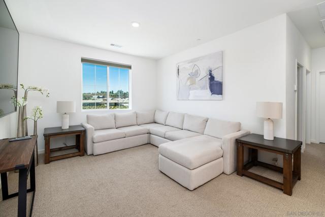 32395 Tannat Dr, Temecula CA: https://media.crmls.org/mediaz/44c6b910-eab8-49b6-96cb-cb9cb0fdf209.jpg