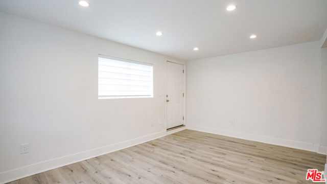5342 Lexington Avenue, Los Angeles CA: https://media.crmls.org/mediaz/44c6cb76-deca-483d-b39e-2cf7521daef7.jpg