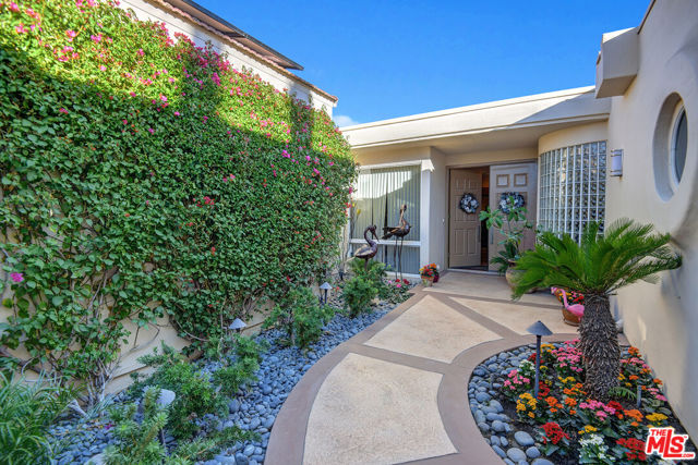 Image 7 of 25 For 75477 Riviera Drive