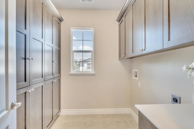 1848 Clover, San Jose CA: https://media.crmls.org/mediaz/44c76cb6-1689-41f9-ad76-c74ccdf979e2.jpg