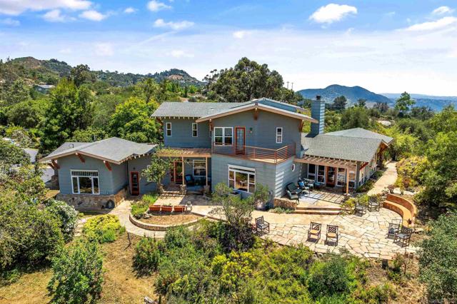 6132 Rainbow Heights Rd, Fallbrook CA: https://media.crmls.org/mediaz/44c79cb0-ce44-4799-92cf-dda459f78130.jpg