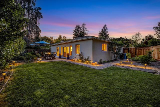 192 Oak Court, Menlo Park CA: https://media.crmls.org/mediaz/44c83998-419d-419b-bb25-3364da62a5f9.jpg