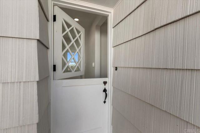 874 Hacienda Drive, El Cajon CA: https://media.crmls.org/mediaz/44c891b7-d7b2-4e63-bac2-cd61ef596273.jpg