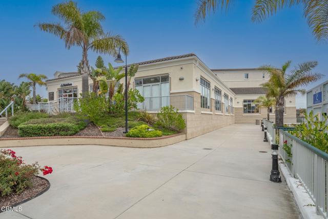4256 Tradewinds Drive, Oxnard CA: https://media.crmls.org/mediaz/44c92d65-a7fb-42d5-ab40-d5b53cc52e5d.jpg
