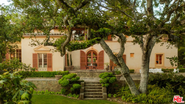 405 Toro Canyon Road, Carpinteria CA: https://media.crmls.org/mediaz/44c9ef69-370a-4218-b718-b597d0469d16.jpg